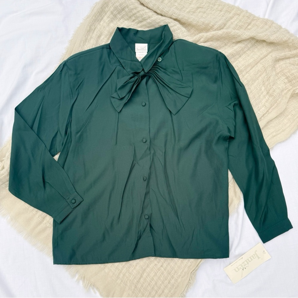 NWT Vintage Jantzen Button Up Neck Bow Blouse